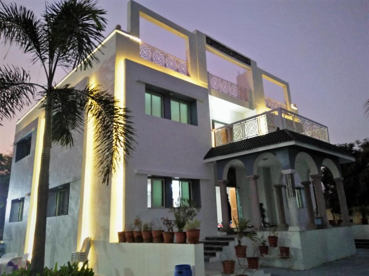Royal Club & Resort Ahmedabad Esterno foto
