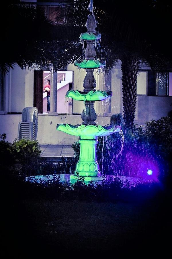 Royal Club & Resort Ahmedabad Esterno foto